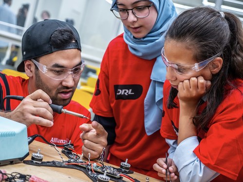 Two-time DRL Allianz World Champion Pilot JET teaches students how to build a DRL racing drone.