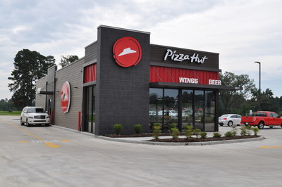 Pizza Hut announces its hiring for more than 30,000 permanent positions nationwide, and offering Contactless Delivery for those looking for safe, fast, and reliable food options.