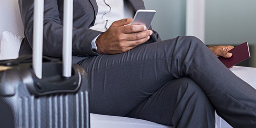 Man in airport © Rido/Shutterstock.com (PRNewsfoto/VPNoverview.com) Man in airport © Rido/Shutterstock.com (PRNewsfoto/VPNoverview.com)