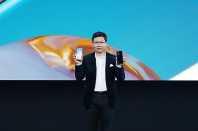 Richard Yu, CEO of Huawei Consumer Business Group introduced HUAWEI P40 Series