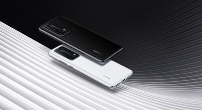 HUAWEI P40 Pro in Ice White and Black