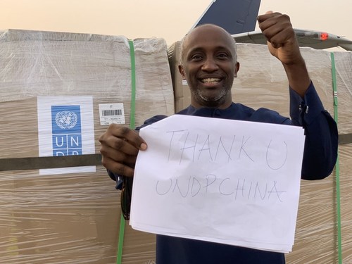 UNDP Representative to Nigeria Mo Yahya expresses his gratitude for a consignment of protective materials from UNDP China.