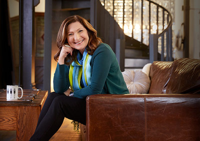 Anna Maria Tremonti, host of the J-Talks Live webcast series, will speak with André Picard, the award-winning Globe and Mail health columnist, on the April 23 show. (CNW Group/Canadian Journalism Foundation)