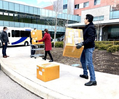 Grasshopper Energy delivered  5,000 surgical masks and 1,000 KN95 masks to the Oakville Trafalgar Memorial Hospital. (CNW Group/Grasshopper Energy)