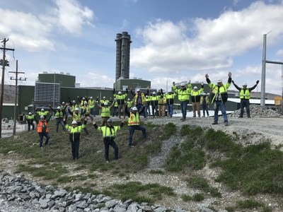 The Bechtel-led team celebrates the completion of the Cricket Valley Energy Center in Dover, New York, while complying with COVID-19 social distancing requirements.