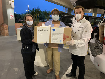 (GULFPORT, Miss.) In partnership with Salute Italian & Seafood Restaurant in Gulfport, Mississippi, Hancock Whitney helped feed #HealthcareHeroes at Memorial Hospital at Gulfport.