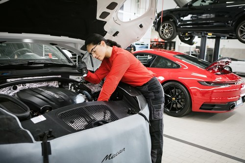Porsche offers three-month extension for warranties expiring before the end of May to help ensure customer mobility. (PRNewsfoto/Porsche Cars North America, Inc.)