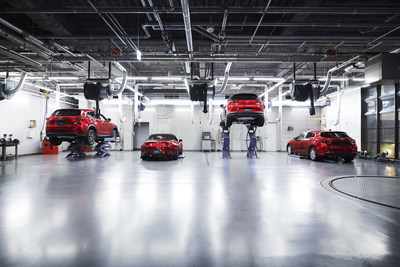 Mazda extiende su programa Essential Car Care para los héroes del cuidado de la salud.