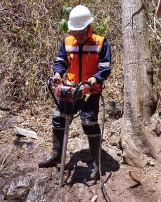 Figure 5: Portable Drill Rig (CNW Group/GR Silver Mining Ltd.)