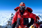 Man Climbs "Everest" in Singapore without Air Conditioning for Charity