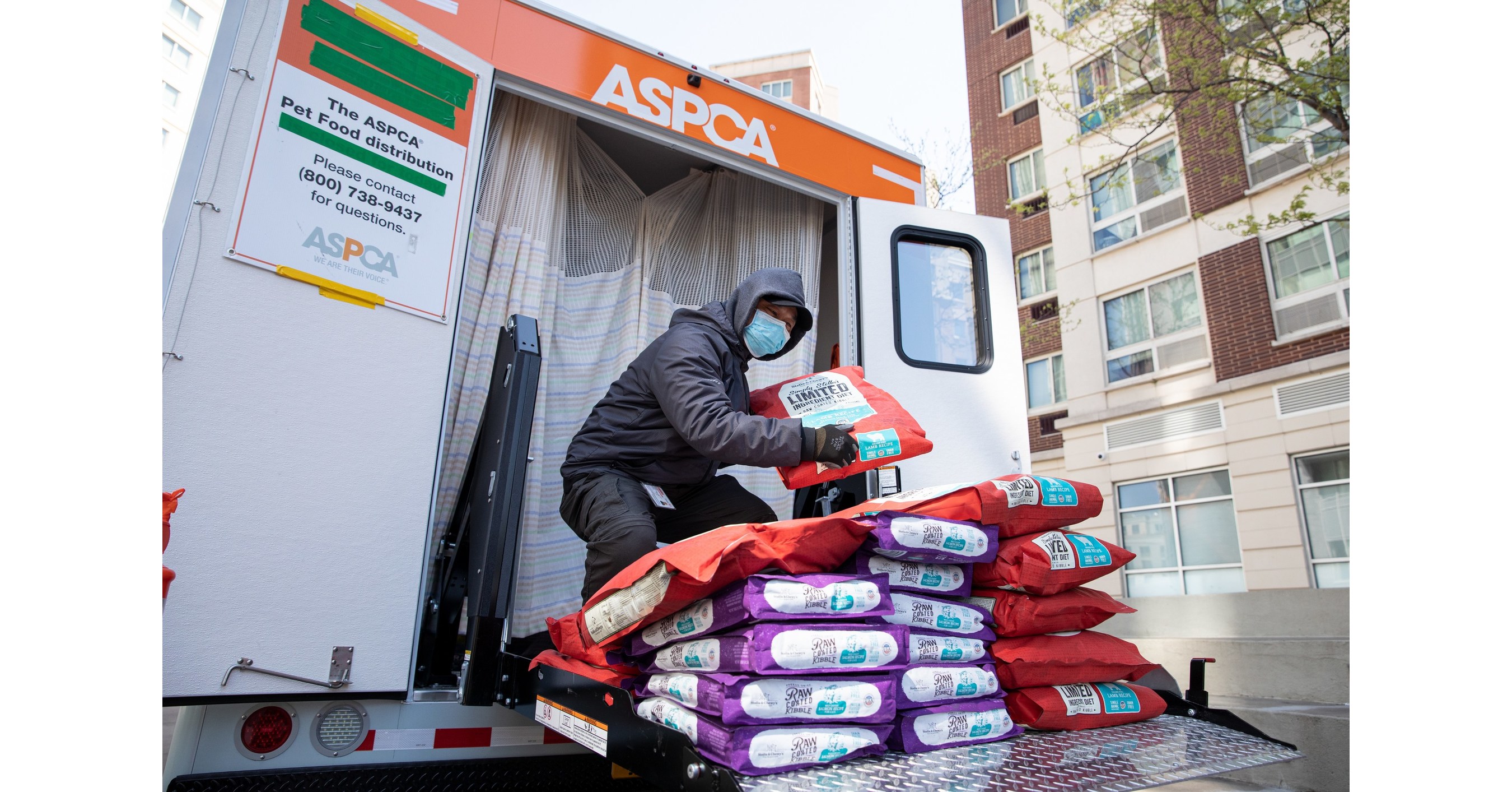 Aspca Commits To Assisting 0 000 Animals Impacted By Covid 19 Crisis