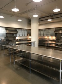 https://mma.prnewswire.com/media/1166414/Kaminski_Auctions_Turkey_Hill_Kitchen_1.jpg?w=200