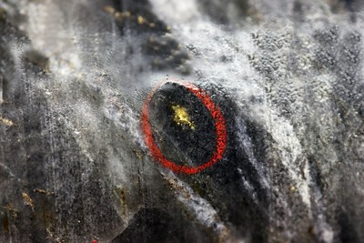 Figure 4: Image of gold mineralization from the Dixie Limb zone of BR-085, at 740 metres vertical depth, and 1,026 metres down-hole. Mineralization depicted in this image is from a selective interval and is not necessarily indicative of mineralization on the property. (CNW Group/Great Bear Resources Ltd.)