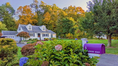 Please Contact Carissa and Douglas Properties at www.CarissaAndDouglas.com if you are considering moving to Connecticut from New York City