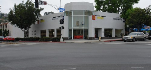 The freestanding building is located at 7477 Girard Avenue in La Jolla, one of California's legendary premier retail destinations.