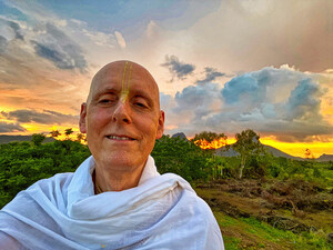 Acclaimed Spiritual Master Sankarshan Das Adhikari Offers Message of Perpetual Hope for a World Terrorized by Pandemic: 'Even the Most Inauspicious Phenomenon Highlights the Path to Freedom'