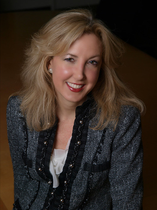 Sharon del Valle, GM KOSÉ America, Inc.