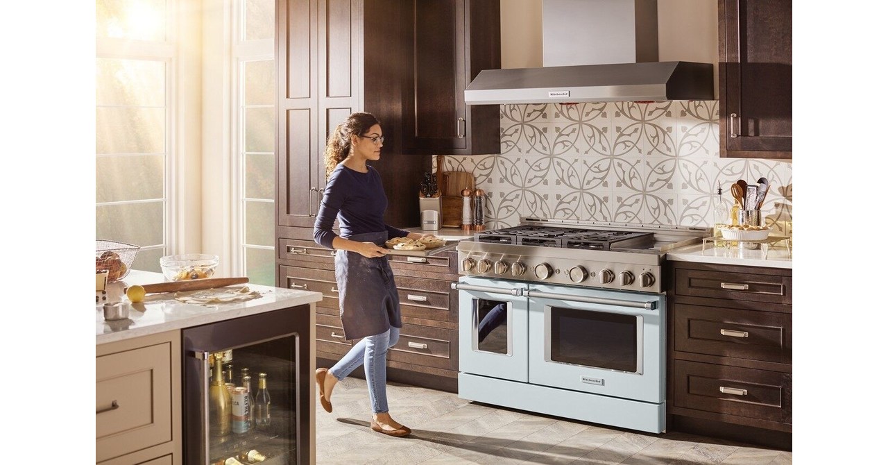 KitchenAid Brand Debuts New CommercialStyle Range In Nine Expressive