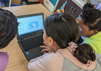 The Gillis Green Team of Cresthaven Public School in Toronto are deep into the editing process to create their award-winning video about healthy eating. (CNW Group/Canadian Geographic Education)