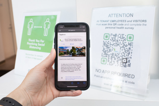 The mobile display that appears after scanning the QR code through a smartphone camera. Visitors can quickly respond to form prompts and verify their identity at the building entrance. The mobile display that appears after scanning the QR code through a smartphone camera. Visitors can quickly respond to form prompts and verify their identity at the building entrance.