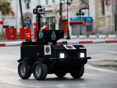 Each police robot "P-Guard" is equipped with VIVOTEK most iconic 180° panoramic network camera MS9390-HV to deliver 360° zero blind-spot surround imagery while patrolling on the street. Photo credit: ENOVA Robotics