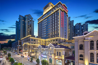 Situated southeast of Chengdu, the capital of Sichuan province, the Ramada by Wyndham Jianyang is the first international five-star hotel in Jianyang city and offers 191 spacious rooms and suites.