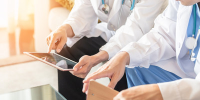 Researchers at the MUHC have launched a pilot study to understand the impact of virtual connections on isolated hospitalized patients. (CNW Group/McGill University Health Centre Foundation)