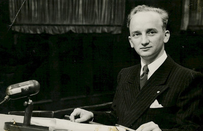 Benjamin Ferencz, Class of 1940, is CCNY's 2020 Virtual Salute keynote speaker.