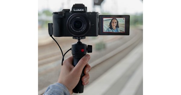 Panasonic's new Lumix G100 vlogging camera adds Nokia Ozo spatial audio to  the mix - CNET