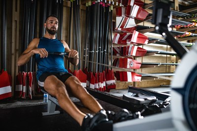 Charles Alexander, athlète sélectionné par le Camp des recrues RBC et participant au programme Futurs Athlètes Olympiques RBC, à l’entraînement à titre de membre de l’équipe de prochaine génération 2019 de Rowing Canada Aviron. (Groupe CNW/RBC Groupe Financier)