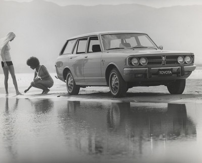 1973 Corona Wagon (CNW Group/Toyota Canada Inc.)