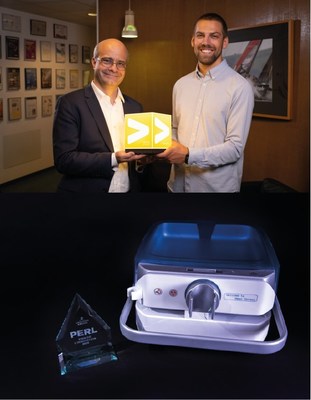 Laurent-Dominique Piveteau, CEO of Debiotech and CEO a.i. of NextKidney and Luca Reut, Business Development Manager at NextKidney with the Venture award. The Neokidney with the PERL award.