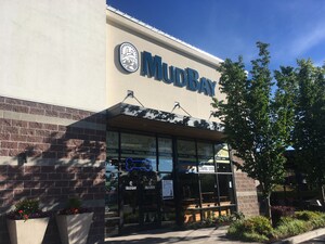 Mud Bay Celebrates Opening Store in The Trails at Silverdale by Matching Donations to Local Pet Food Pantry