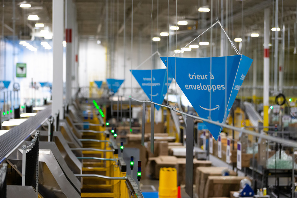 Amazon's First Fulfillment Centre in Quebec Celebrates its Day One with