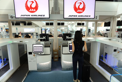Japan Airlines JAL passengers are already using the self bag drop system (PRNewsfoto/Materna IPS)