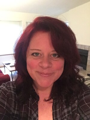 Celebrated Medium Isabeau Maxwell Releases Her Compelling and Updated Memoir, 'Cracking Open: Adventures of a Reluctant Medium' - Offers Worldwide Online Training for People to Develop Their Intuitive Abilities via The SAGE Method