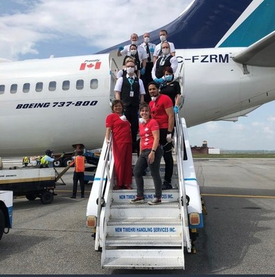 Les 28 vols taient le fruit d'une collaboration entre WestJet et le gouvernement du Canada et font partie des efforts dploys par WestJet afin de rapatrier les Canadiens  la suite de l'interruption des services ariens internationaux en raison de la pandmie de COVID-19. (Groupe CNW/WESTJET, an Alberta Partnership)