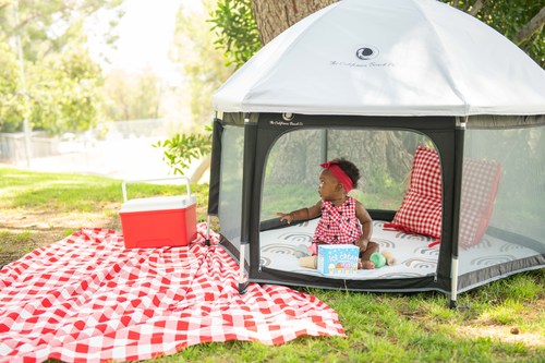 The Pop N' Go Playpen is made for parents on the go.