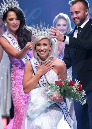 Mrs. Central States International, Ashley Rae Klinger, Of North Dakota, Crowned Mrs. International 2020