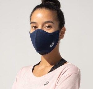 ASICS dévoile son masque de protection qui permet aux coureurs une respiration facilitée, même dans l'effort