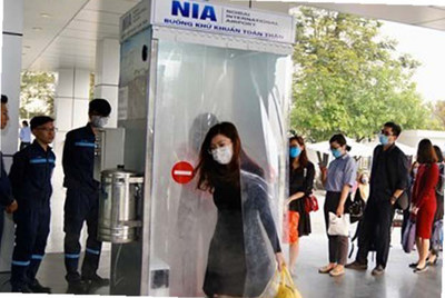 Viral Defense's full body misting booth can disinfect a person and all their belongings in 15 seconds while killing bacteria and inactivating germs on all surfaces. Depending upon the disinfectant used, this protection can last for a 24 hour period. Similar units are being used at airports, hospitals and schools around the world.