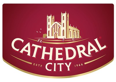 Le fromage Cathedral City, la marque de fromage la plus populaire au Royaume-Uni, est maintenant en vente au Canada. (Groupe CNW/Saputo)