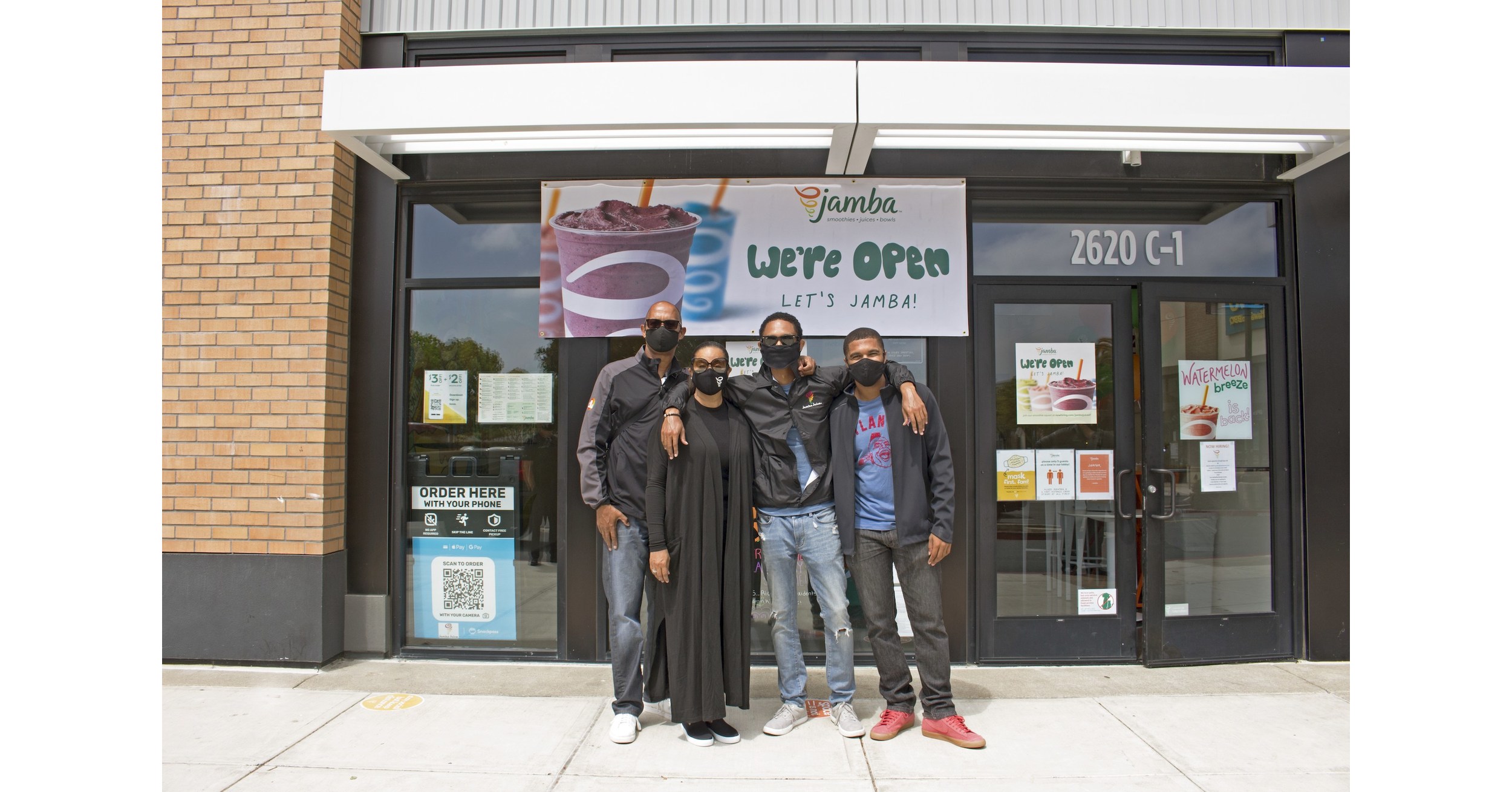 Fresh Squeezed Juices & Smoothies Being Blended in Alameda at New Jamba