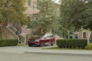 Chrysler Pacifica Makes the Grade as a Cars.com Top-five Family-friendly Vehicle for New School Year