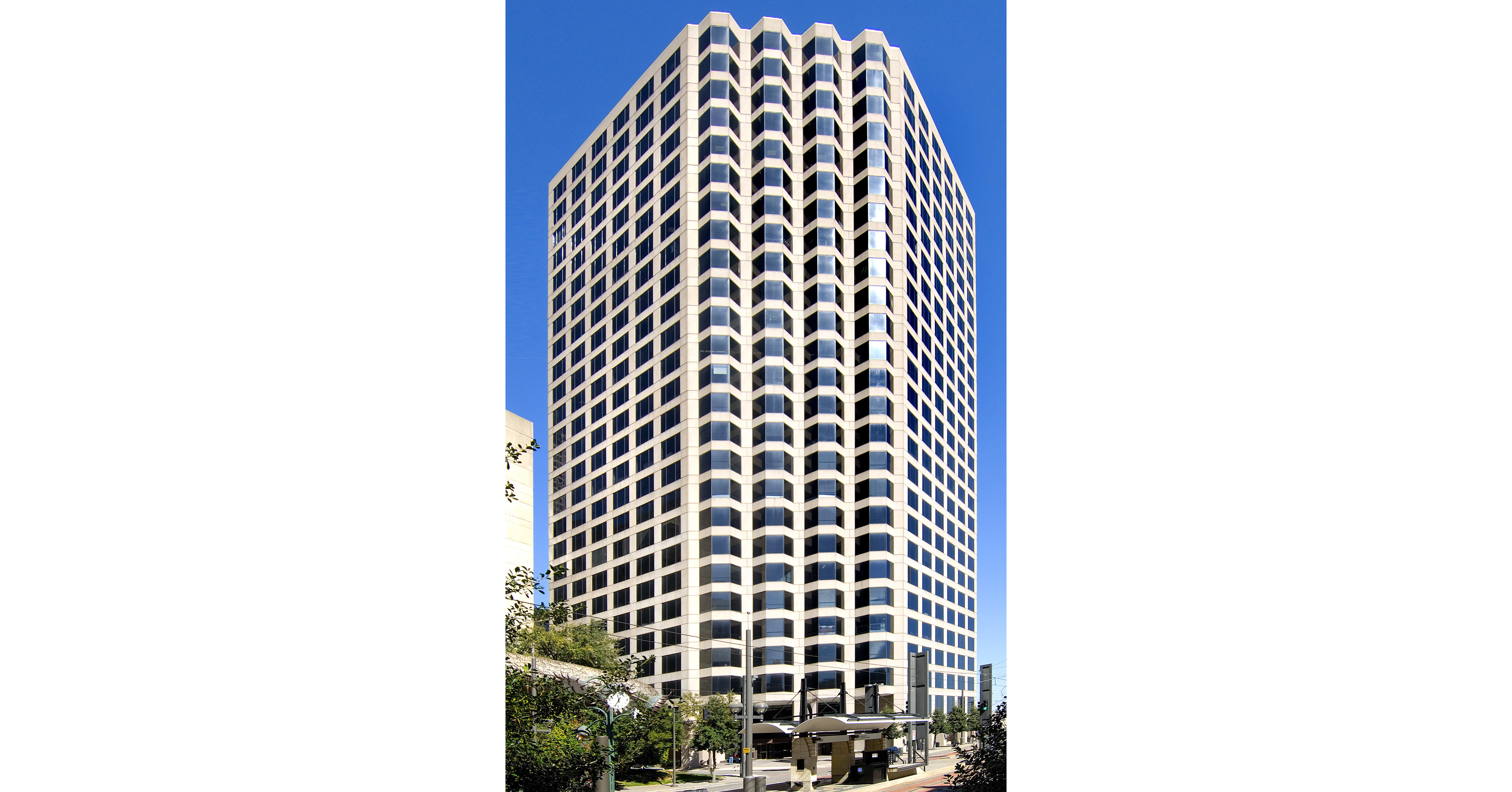 Digital Realty Adds Renewable Energy, Expands Colocation Capacity in