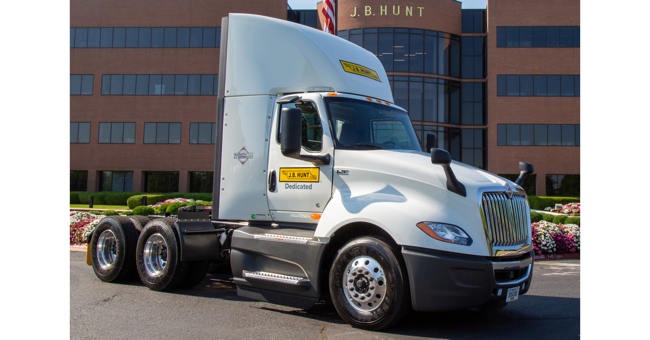 Navistar Delivers J.B. Hunt's 5,000th International® LT®