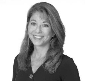 Legal Technology Trailblazer Julie Pearl Hands Reins of Pearl Law Group to Long-standing Leadership Team