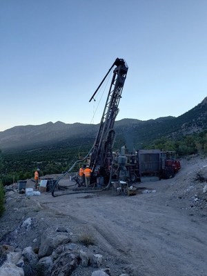 Image 1: Truck RC Drill Rig at Kinsley Mountain (CNW Group/New Placer Dome Gold Corp.)