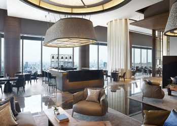 Sky-high views and Afternoon Tea at THE LOUNGE.