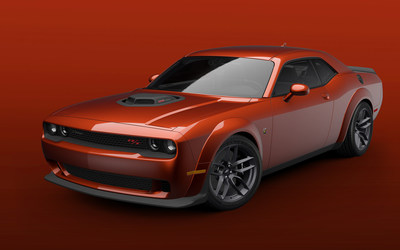 2021 Dodge Challenger R/T Scat Pack Shaker Widebody comes with the legendary cold-air grabbing Shaker, which extends from the engine compartment, directing cooler air back into the 392 HEMI V-8 engine.